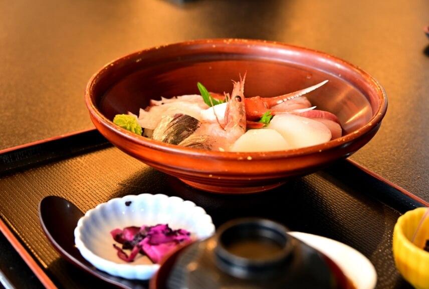 レストラン 波ノ華